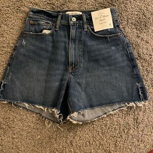 abercrombie and fitch 4” mom short curve love high rise